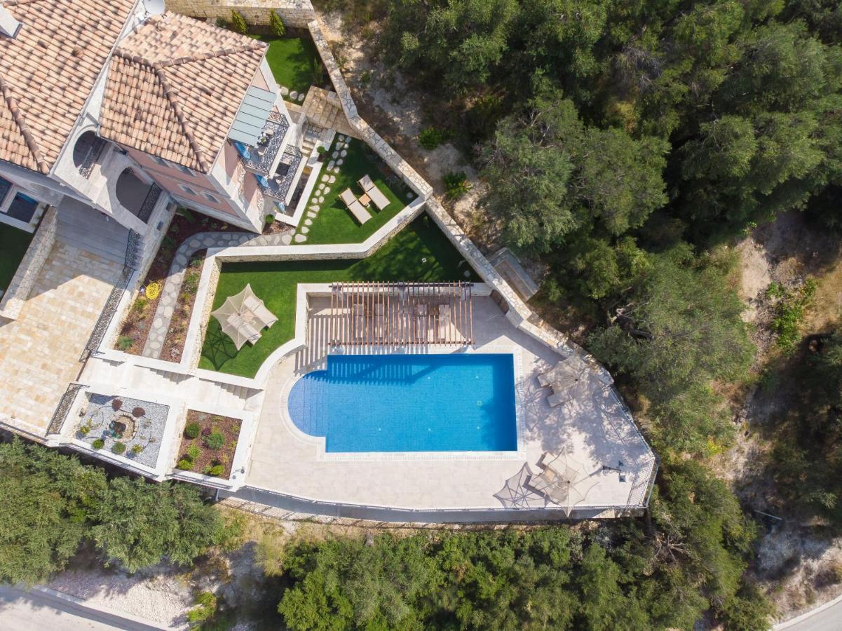 Elysium Living Parga Aparthotel Bagian luar foto